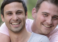 La rencontre gay devient facile grâce à URG !