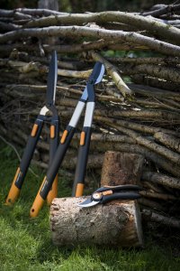 Sécateurs, coupe-branches et cisaille à haies Fiskars