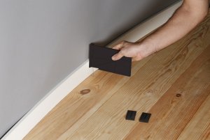 Nouveau FixPlinthe® EDMA OUTILLAGE - Kit de calage et de serrage pour la pose de plinthes et de sols stratifiés