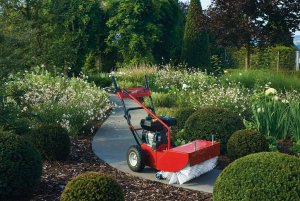 MTD - Balayeuse et Fraises à neige thermiques, pour des surfaces propres et dégagées en toutes saisons !