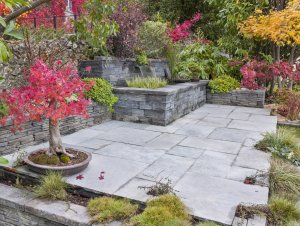 La nouvelle ligne Pierre Naturelle Bradstone et les produits de finition Idéal Jardin diversifient l'offre Fabemi